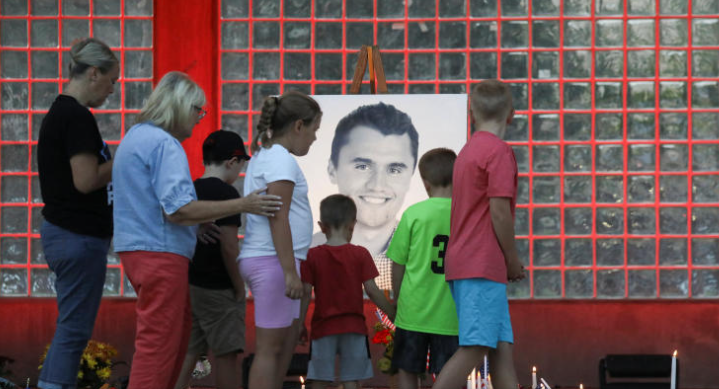 Penembak Sekutu Trump Belum Tertangkap, FBI Rilis Klip Video Tersangka Pembunuhan Charlie Kirk